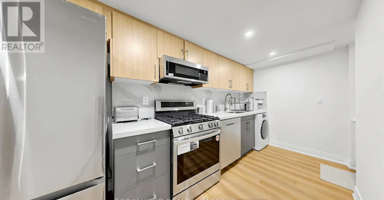 GARDEN Suite 8 Laxton Avenue, Toronto, ON, M6K 1K9 - 6