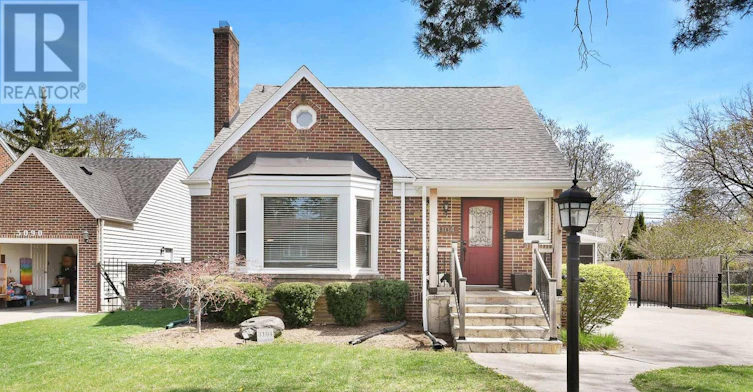 3104 Longfellow Avenue, Windsor, ON, N9E 2L5