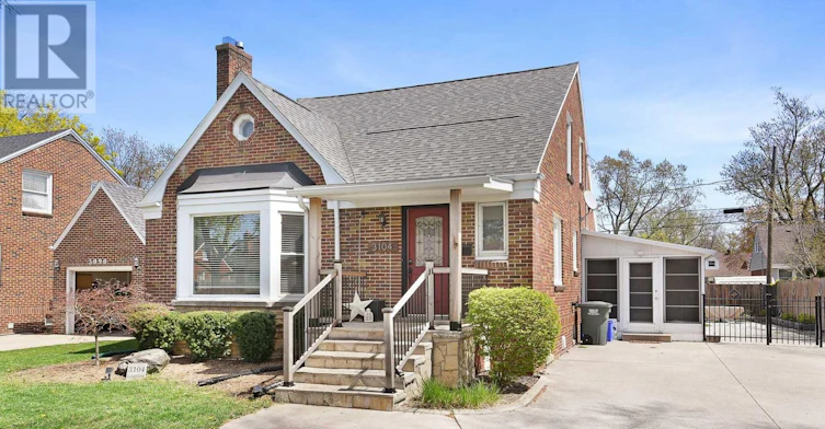 3104 Longfellow Avenue, Windsor, ON, N9E 2L5 - 2