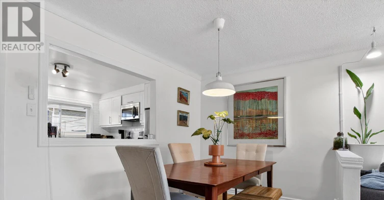 1253 Emperor Avenue, Ottawa, ON, K1Z 8C4 - 7