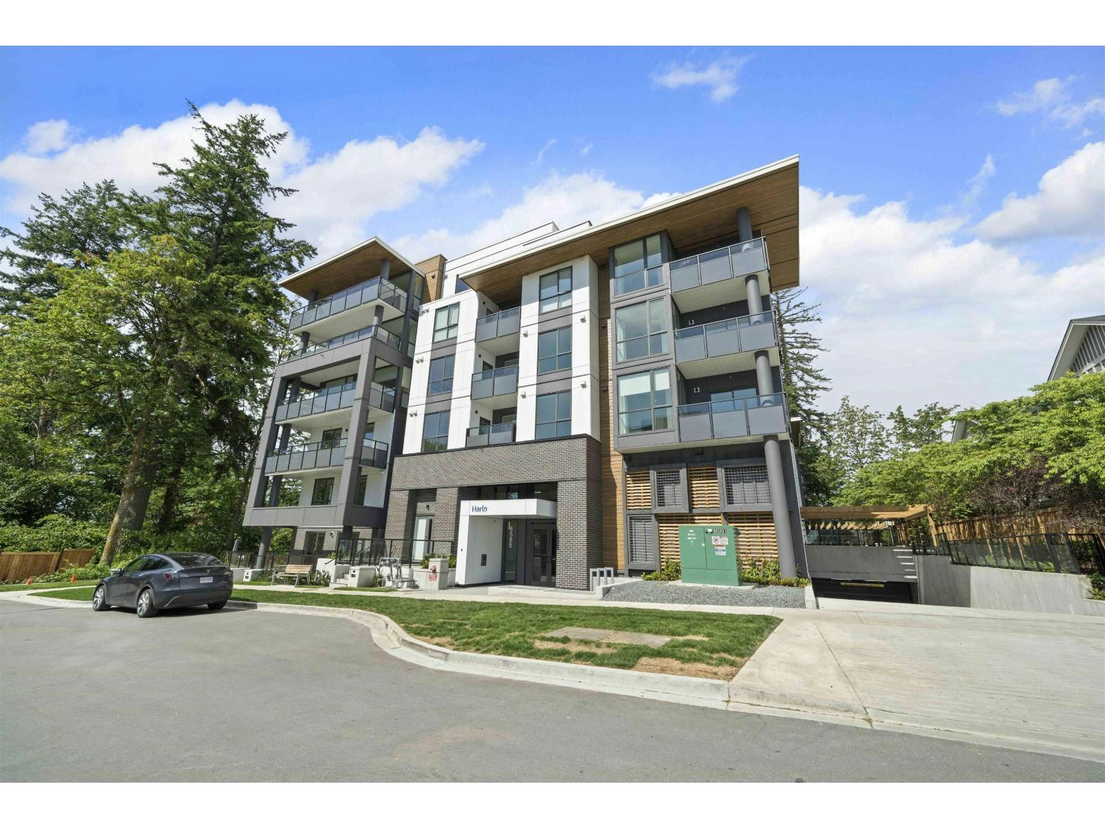 206-6585 195a Street, Surrey, BC, V4N 6Y9