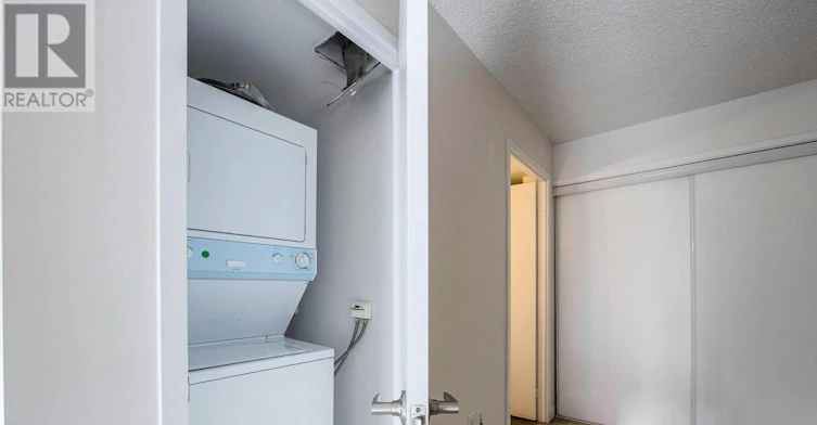 1721 4k Spadina Avenue, Toronto, ON, M5V 3Y9 - 16