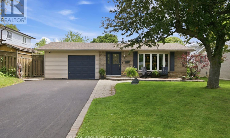 6 Lewin Crescent