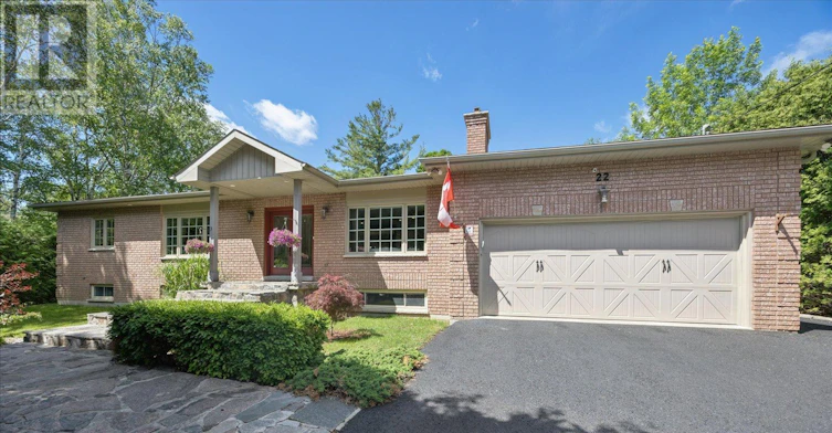 22 Louisa Street E, Georgina, ON, L0E 1L0
