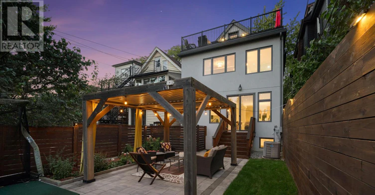 MAIN-2ND And Third 217 Pearson Avenue, Toronto, ON, M6R 1G6 - 46