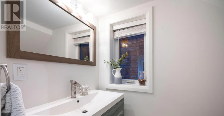 MAIN-2ND And Third 217 Pearson Avenue, Toronto, ON, M6R 1G6 - 22