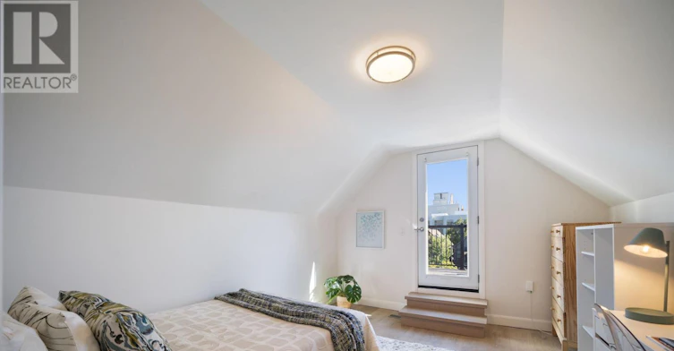 MAIN-2ND And Third 217 Pearson Avenue, Toronto, ON, M6R 1G6 - 39