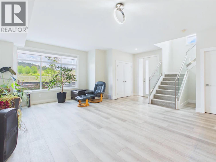 7-115 Wyndham Crescent, Kelowna, BC, V1V 1Z2 - 9