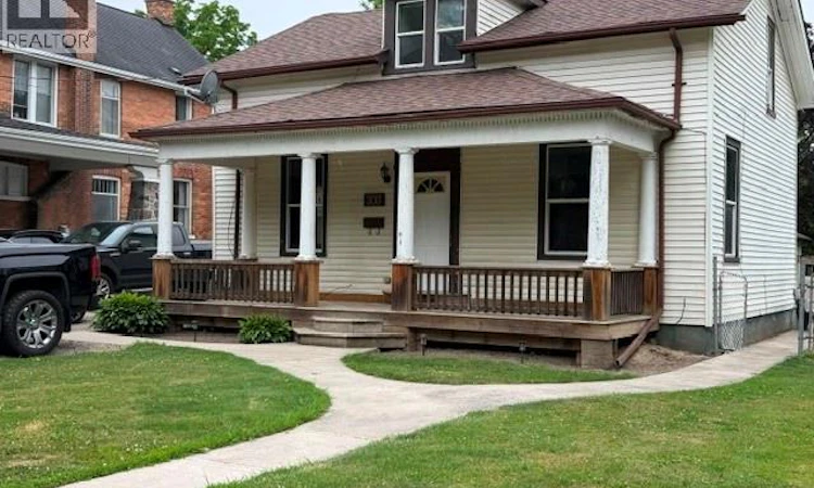 303 Wellington Street West