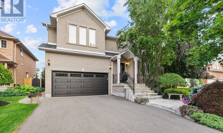 2045 Rosemount Crescent