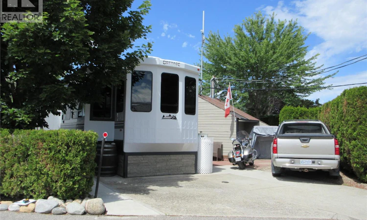 835-415 Commonwealth Road
