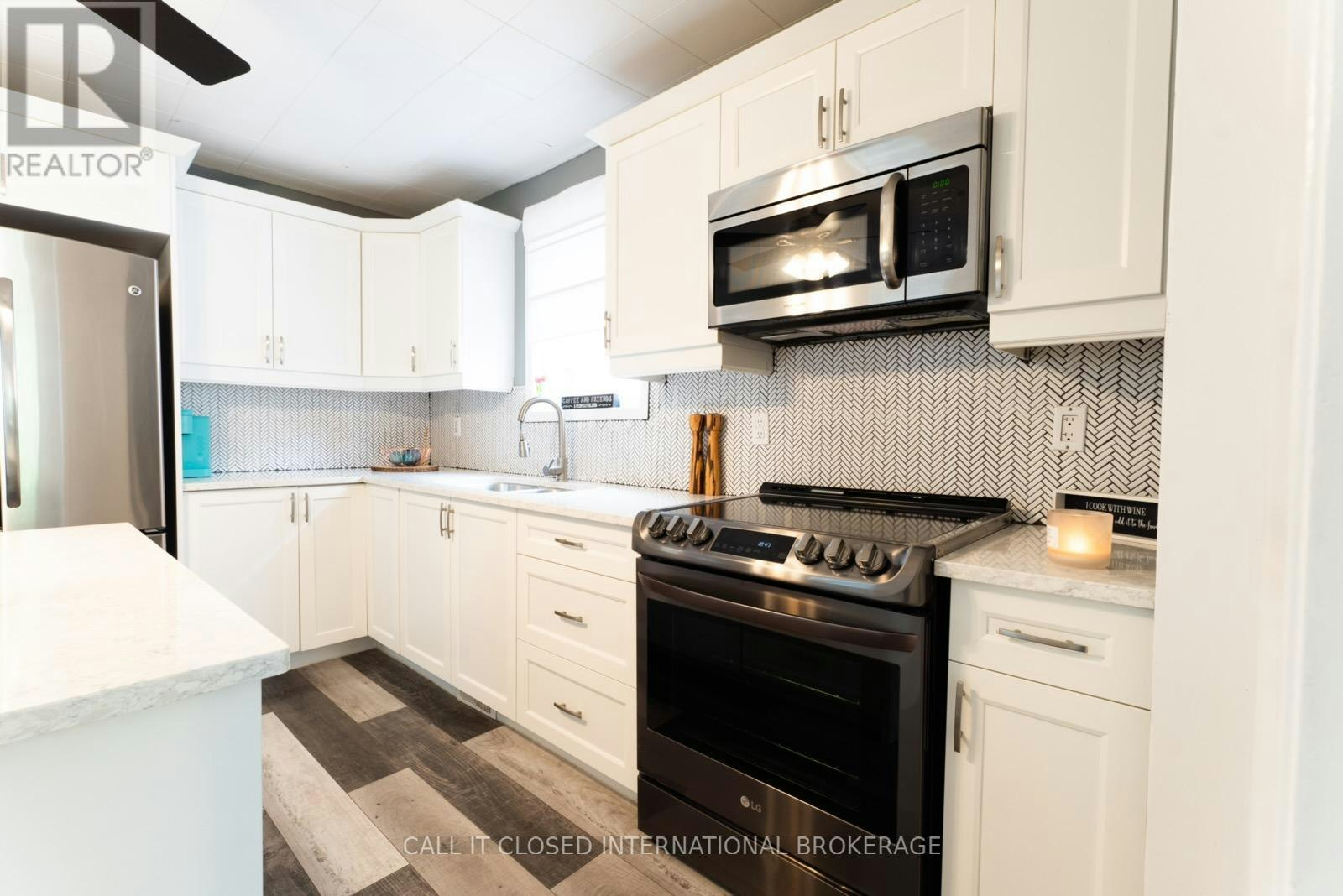 326 Smith Street, Port Stanley, ON, N5L 1C6 - 9