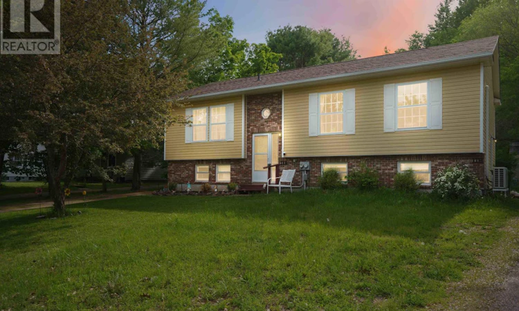 11 Robinson Drive