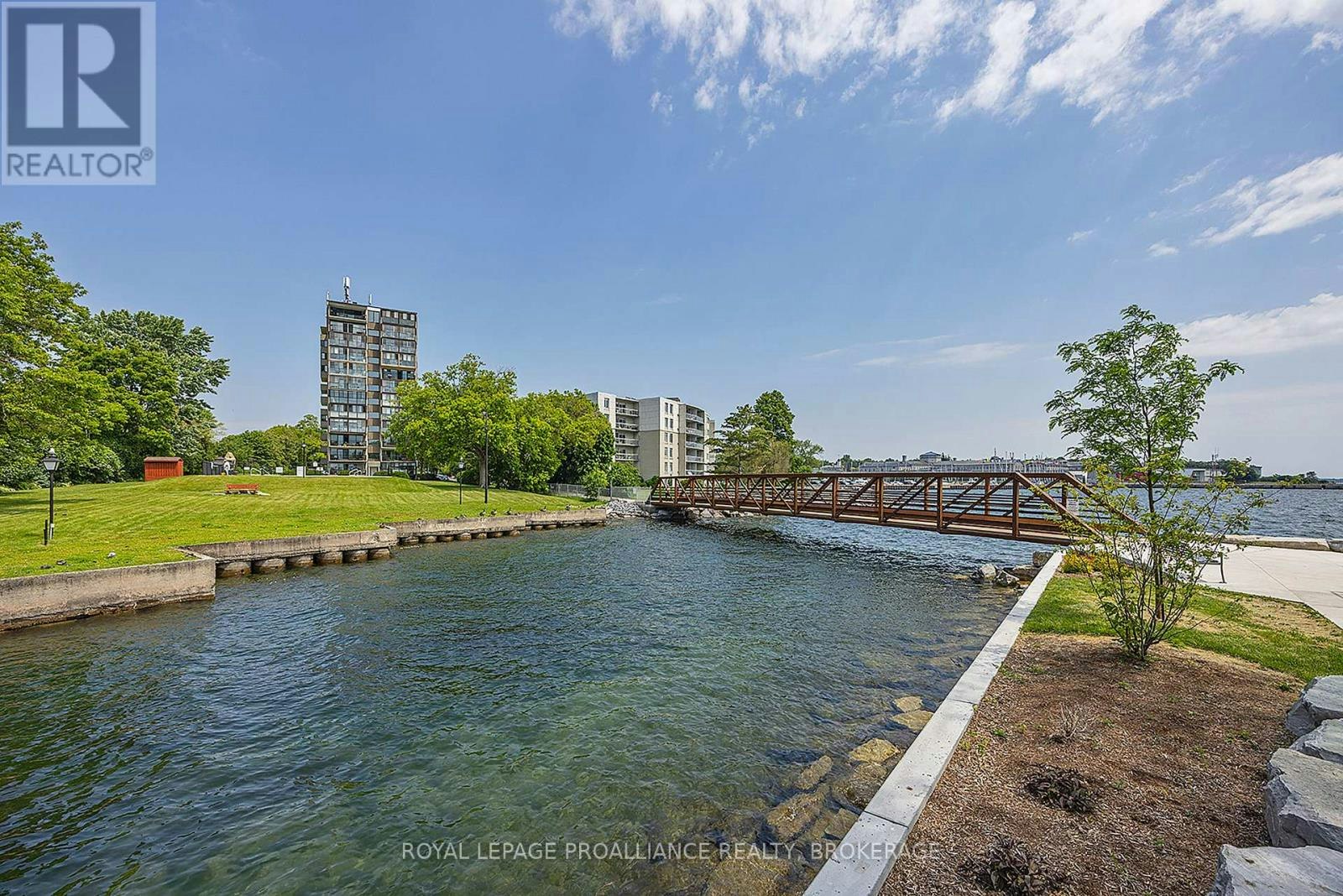 806-2 Mowat Avenue, Kingston, ON, K7M 1K1