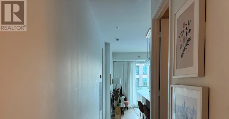 405-377 Madison Avenue, Toronto, ON, M4V 3E1 - 3