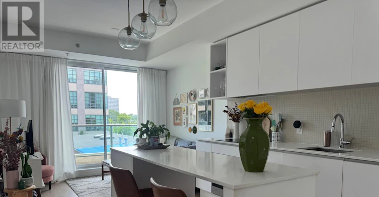 405-377 Madison Avenue, Toronto, ON, M4V 3E1 - 5