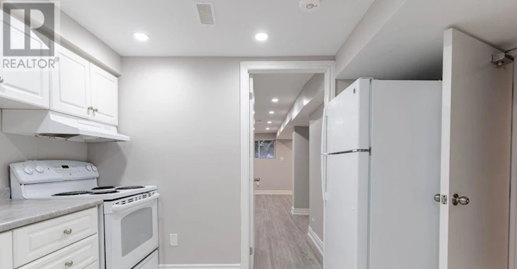 BSMT-3 Teddington Crescent, Whitby, ON, L1R 1S4 - 2
