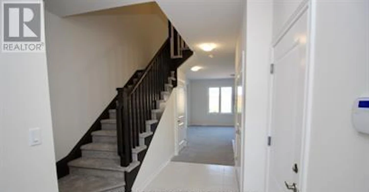 95 Pinot Crescent, Hamilton, ON, L8E 0J9 - 2