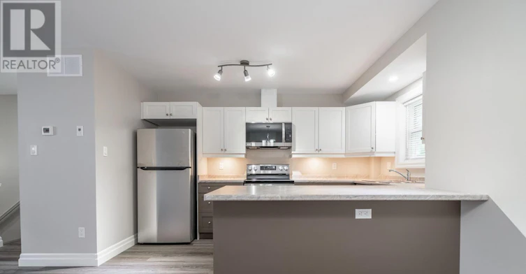 2-38 Viewpoint Avenue, Hamilton, ON, L8V 2S5 - 2