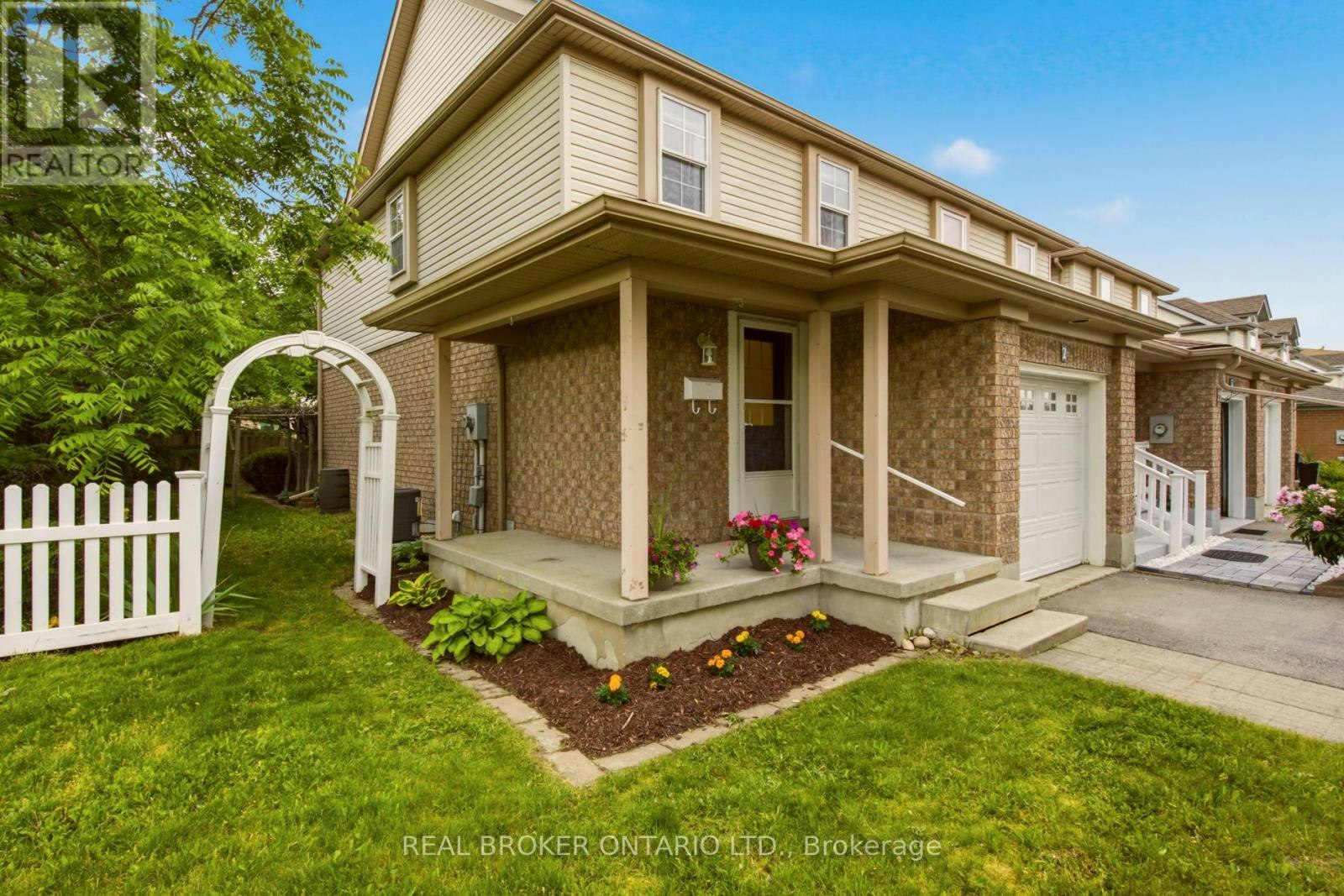 2 Ireland Place, Guelph, ON, N1E 7C2