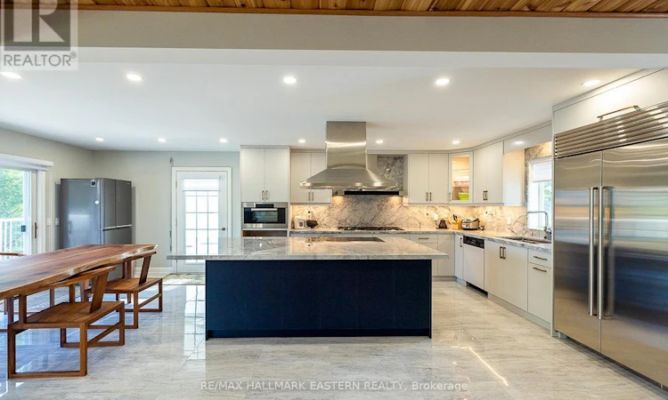 15 Oakridge Drive