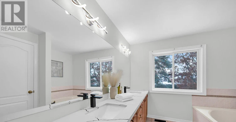 14 Sandcliffe Terrace, Ottawa, ON, K2G 5X1 - 25