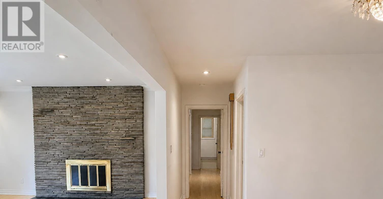 3 Oxbow Road, Toronto, ON, M3B 1Z9 - 4