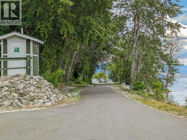 8745 Westside Road, West Kelowna, BC, V1H 2E4 - 32
