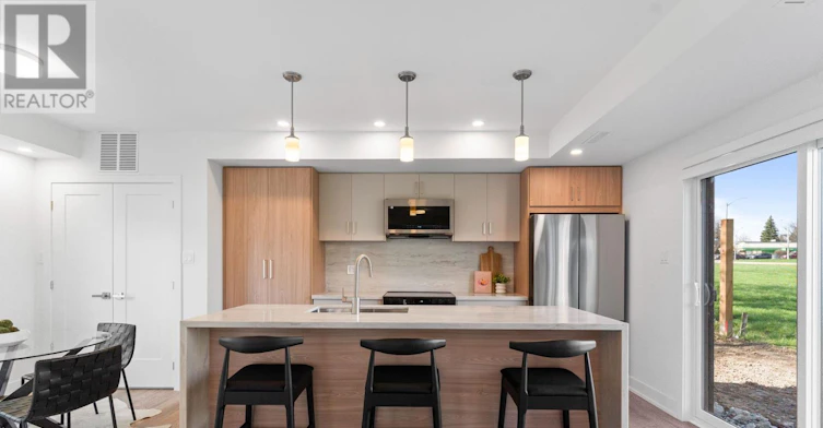 5-15 Acorn Avenue, Toronto, ON, M9B 3P7 - 9