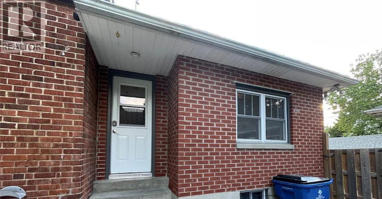Back-41 Alexandra South West, Chatham-Kent, ON, N7M 1X9 - 2