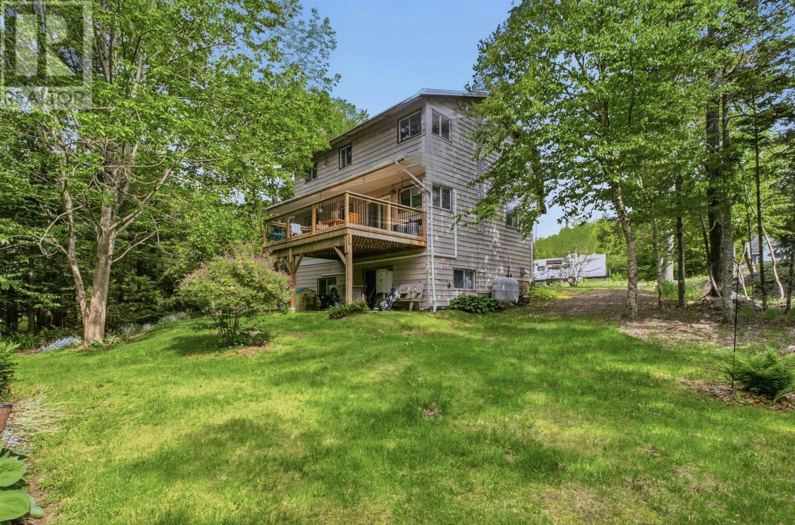 11 Cove Road, East Uniacke, NS, B0N 1Z0