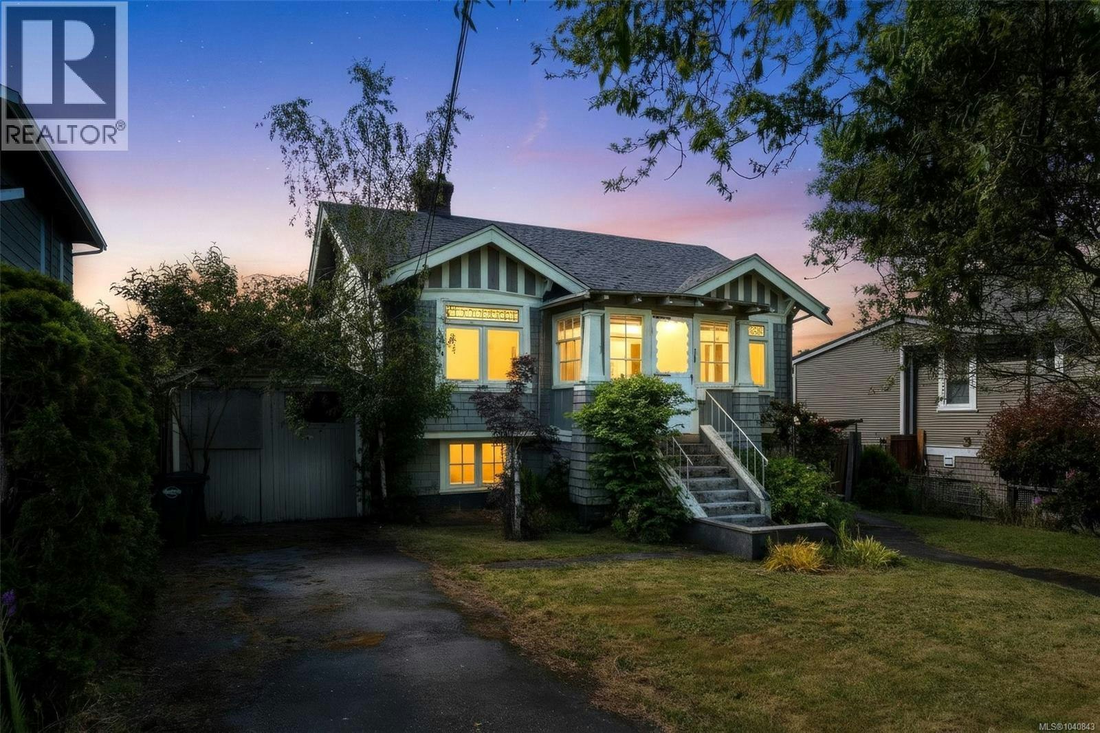 2960 Donald Street, Saanich, BC, V9A 1X8