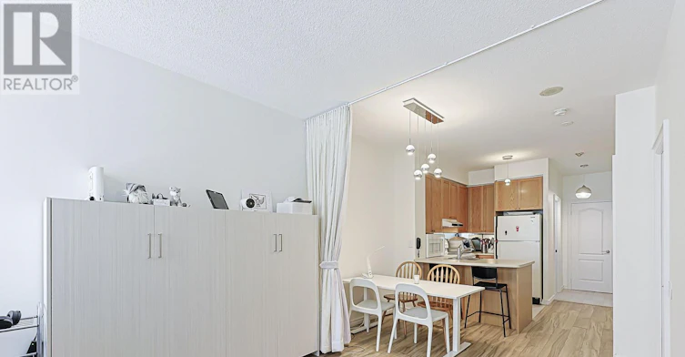 804-555 Yonge Street, Toronto, ON, M4Y 3A6 - 11