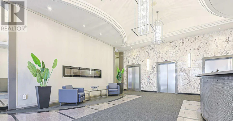 804-555 Yonge Street, Toronto, ON, M4Y 3A6 - 2