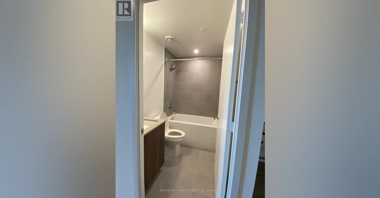 302-7890 Jane Street, Vaughan, ON, L4K 0K9 - 7