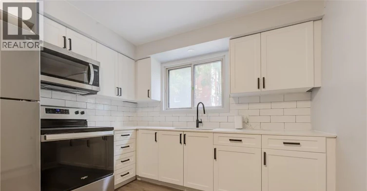 2-203 Mausser Avenue, Kitchener, ON, N2M 3K9