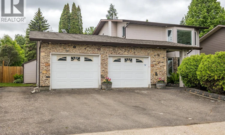 1293 Amos Place