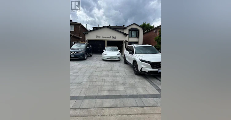 2599 Ambercroft Trail, Mississauga, ON, L5M 4K5