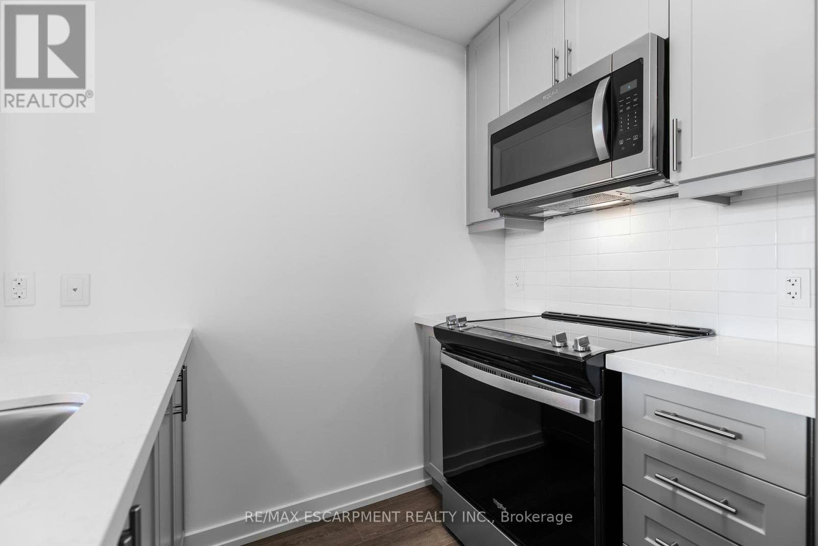 336-10 Mallard Trail, Hamilton, ON, L8B 2A7 - 6