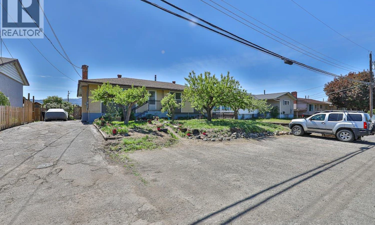833 Sudbury Avenue