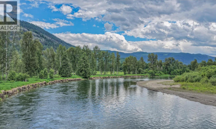 2996 Lumby Mabel Lake Road