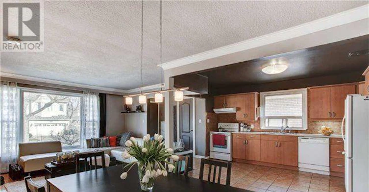980 Lillian Street, Toronto, ON, M2M 3E9 - 2