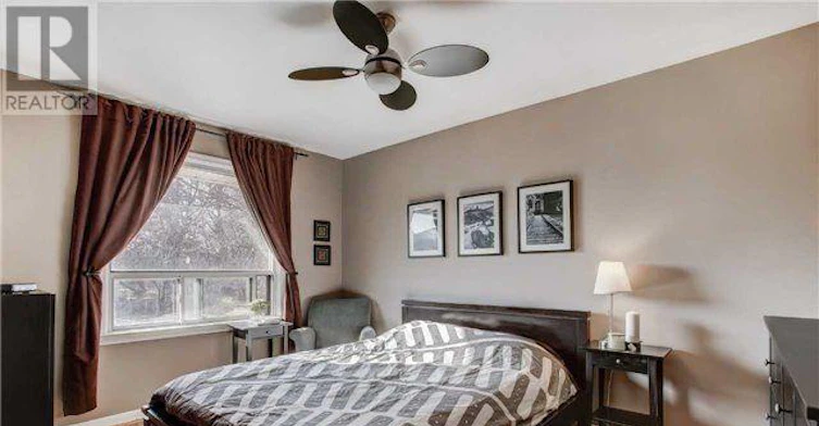 980 Lillian Street, Toronto, ON, M2M 3E9 - 4