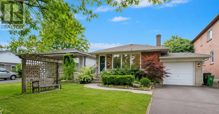 980 Lillian Street, Toronto, ON, M2M 3E9