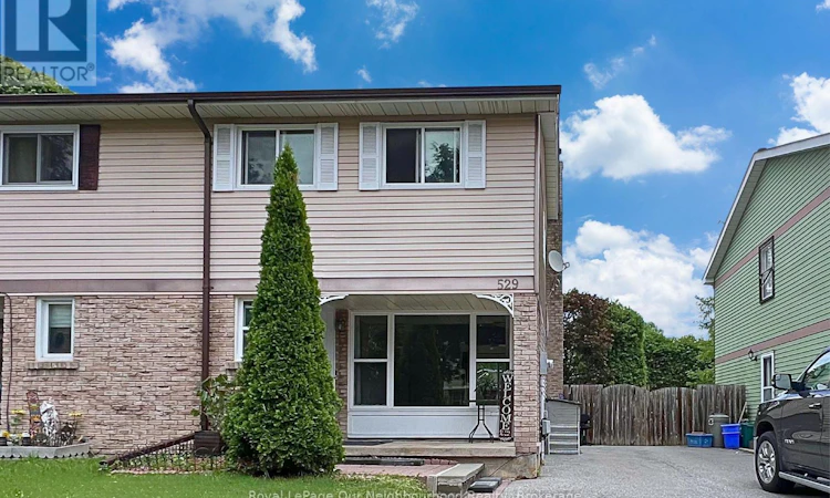 529 Lancelot Crescent