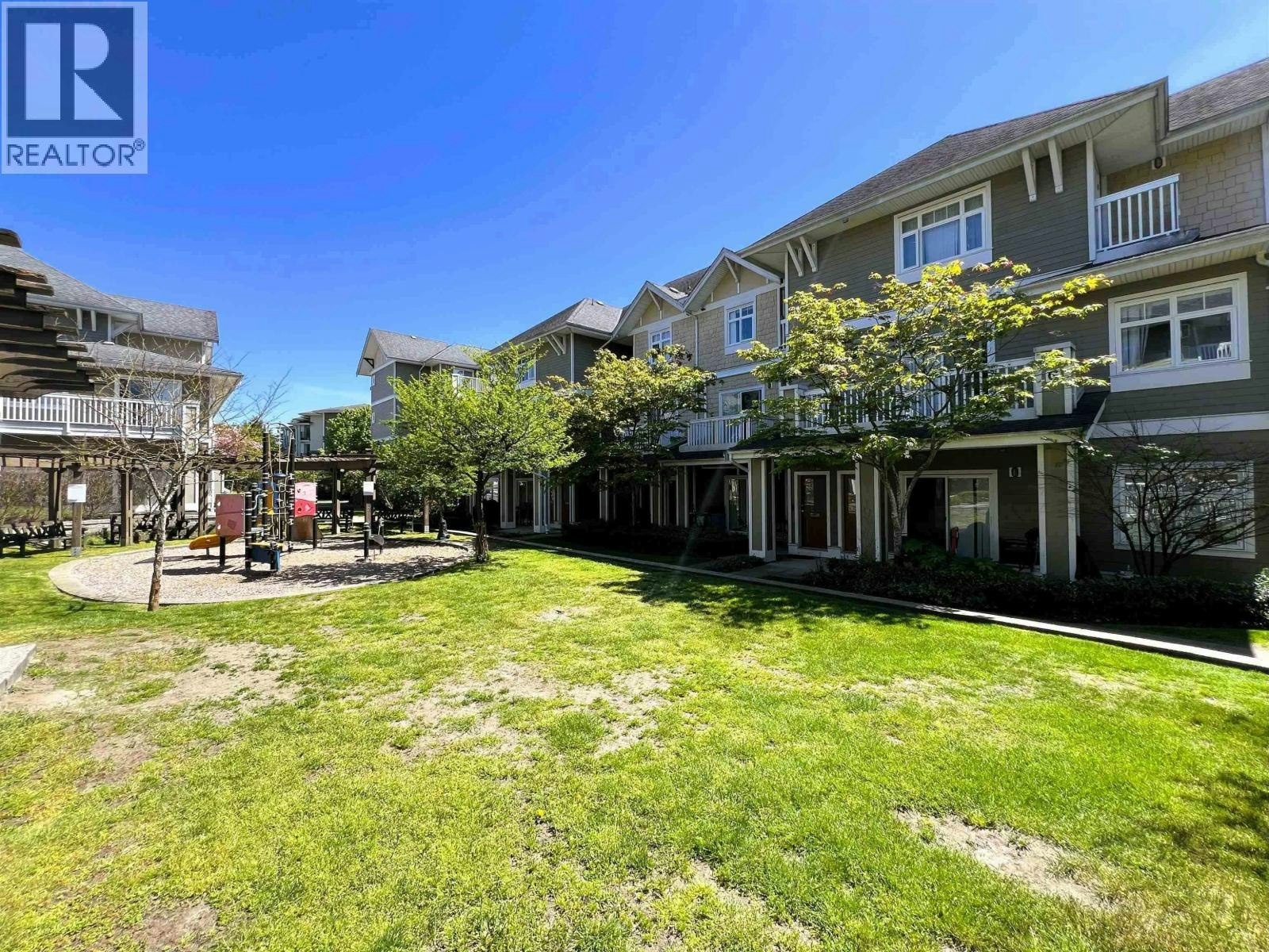 157-7388 Macpherson Avenue, Burnaby, BC, V5J 0A1