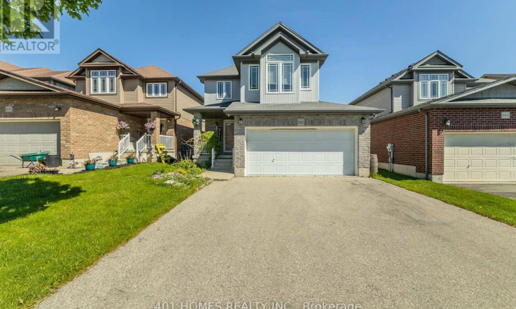 880 Frontenac Crescent