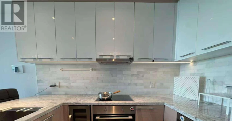 4911-488 University Avenue, Toronto, ON, M5G 0C1 - 3