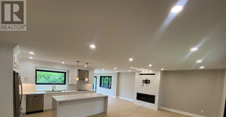 2 Walkers Lane, Georgina, ON, L4P 3C8 - 3