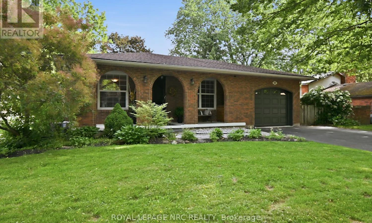 37 Spruceside Crescent